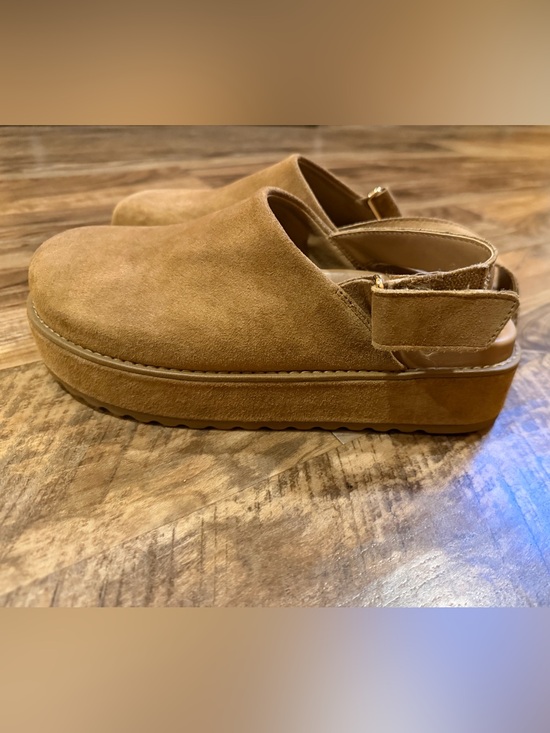 Steve Madden Shoes - Steve Madden Tan Suede Slingback Platform Clogs